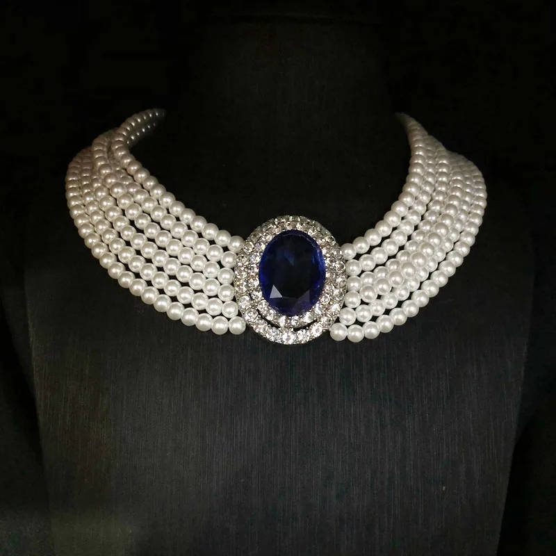 

Brand-New Designed French Retro Necklace: Elegant Sapphire-Adorned Piece with Crystal Inlays, Multi-Layered Glassollarbone chain