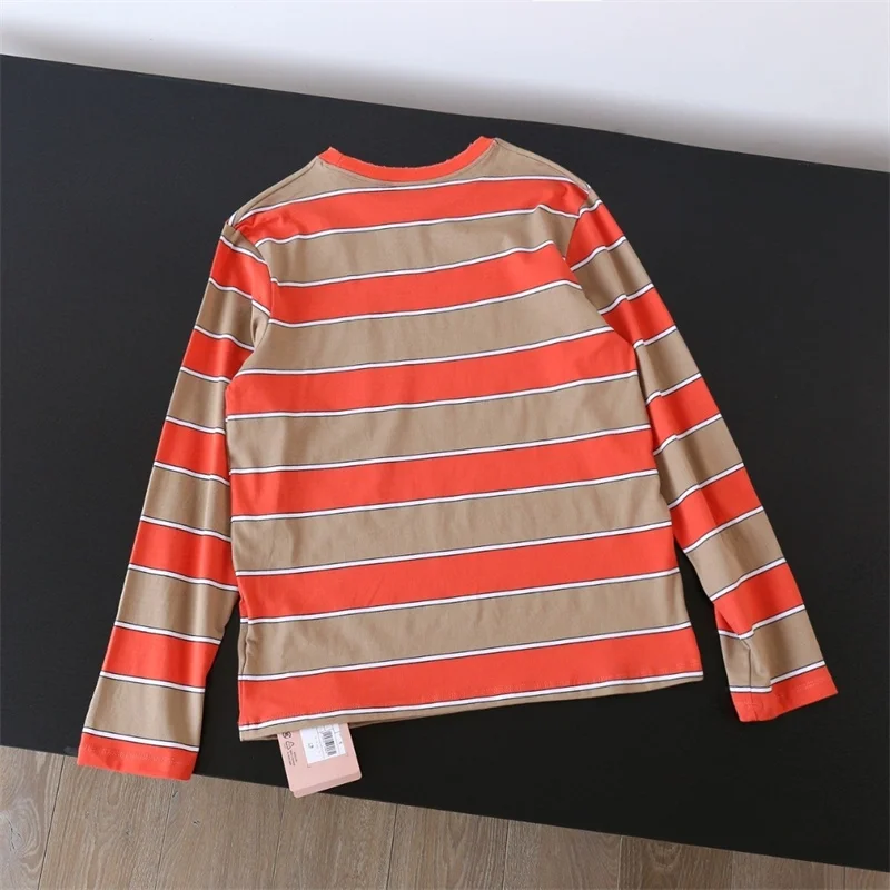 T-shirt à col rond pour femme, couleur rouge, broderie T Shit, lettre, vêtements d'été, design à rayures, streetwear, tricot élégant, 24 synchronisation, Mino 5992