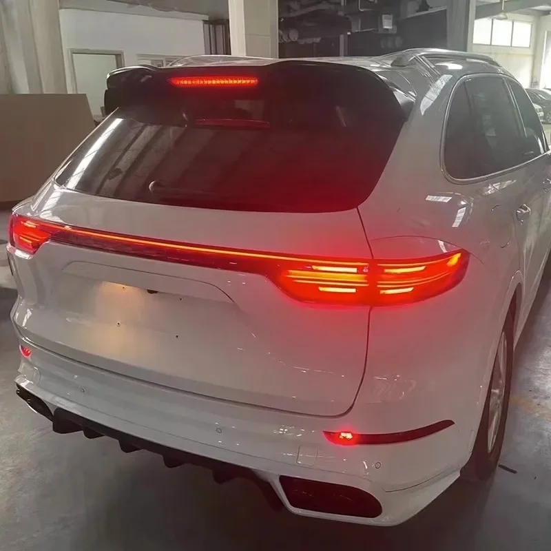 Karosserie-Kit Vorderer und Hinterer Stoßfänger Umfassender Kühlergrill Scheinwerfer Rückleuchten für Porsche Cayenne 2011-2017 Upgrade auf 2023 Modell