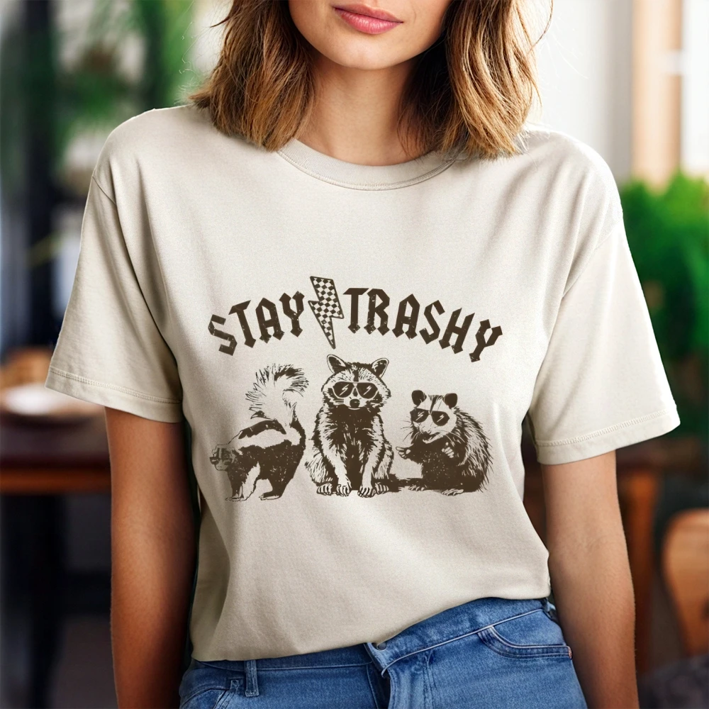 

Футболка с рисунком Stay Trashy Raccoon для женщин и мужчин, винтажная ретро Y2K, модный стиль, летний топ, стильная футболка унисекс