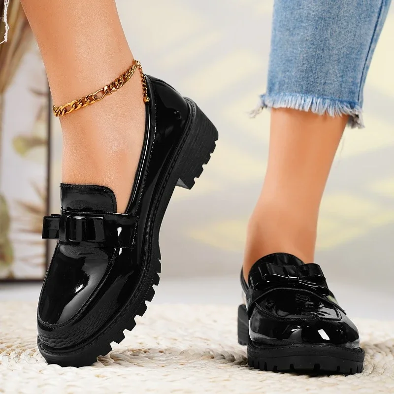 Luxury European and American Leather Shoes 2024 Autumn New Outdoor Leisure Fashion Lacquer Retro Versatile Women\'s Shoes Loafers