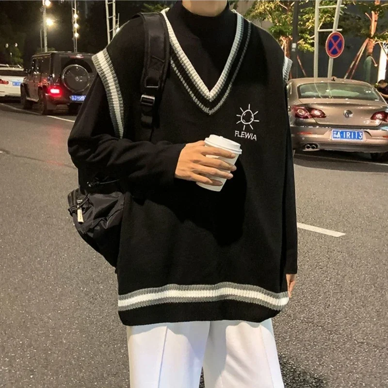 

2025 New Men's Thickened Loose Fit Lazy Style Preppy V Neck Pullover Knitted Vest Casual Versatile Autumn Winter Top Fashion