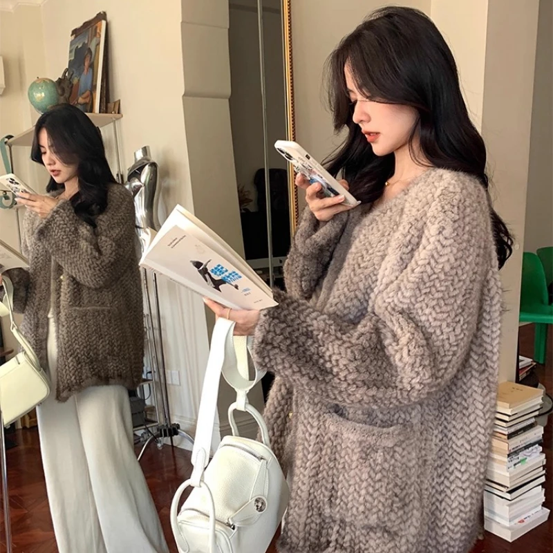 욜란페어리 리얼 밍크 퍼 코트 여성 겨울 라운드 칼라 긴팔 젊은 감각의 출퇴근용 중간 길이 밍크 퍼 코트 2025