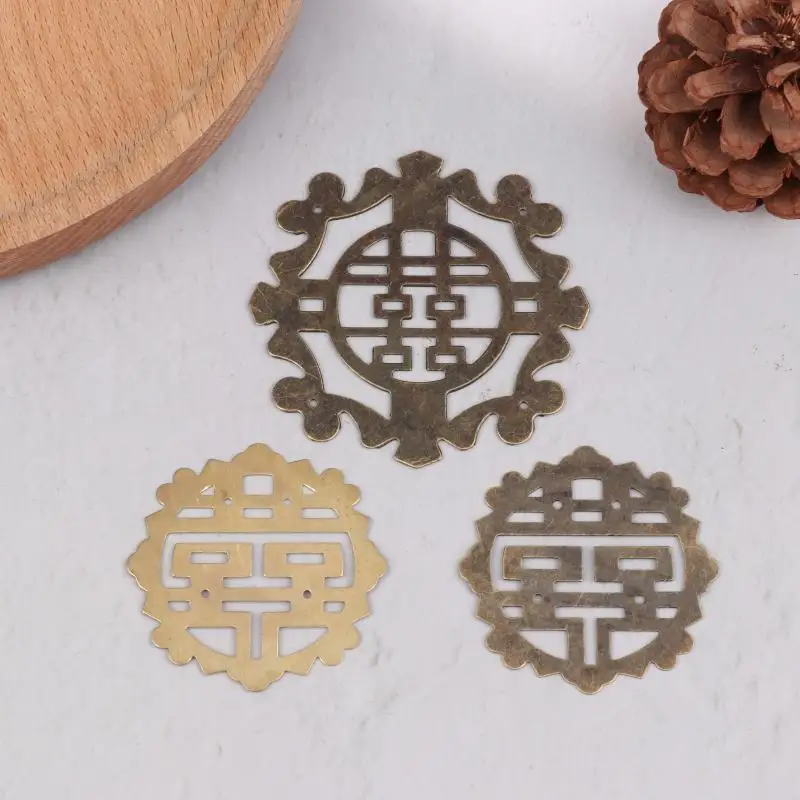 4Pcs Chinese Antique Bronze Decorative Corner Wooden Box Iron Box Protectors Crafts Furniture Hardware Corner Cover