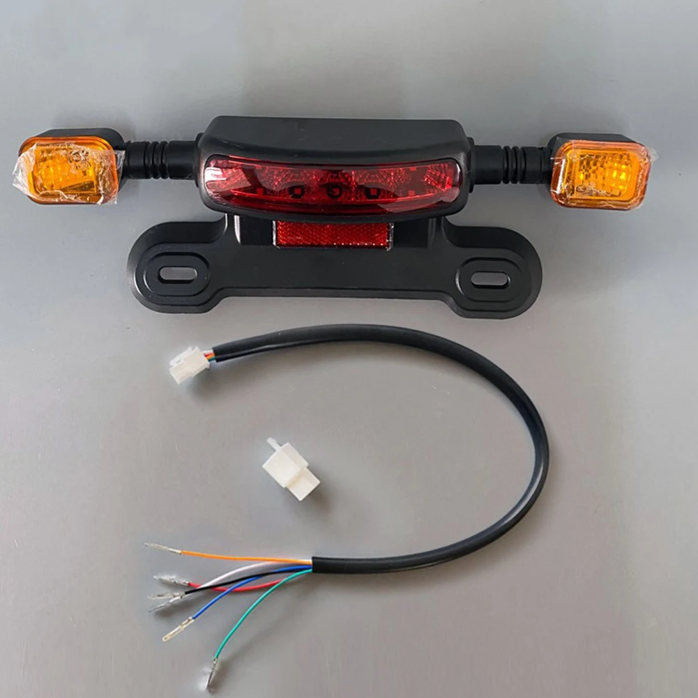 Bicicleta elétrica LED Taillight Assembly, Luz De Freio, Sinal De Volta, Luz De Condução, Confiável, Material ABS, 48 V, 60V, 12V