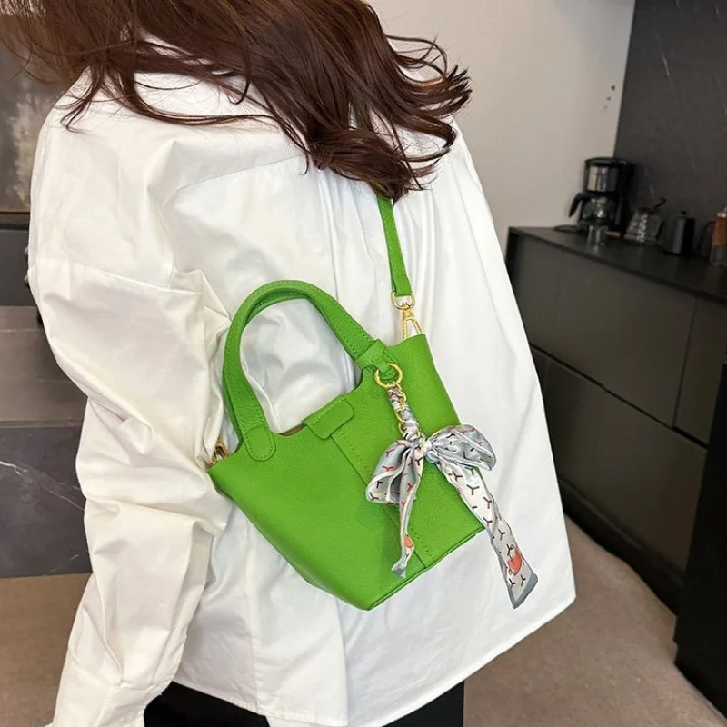 

Stylish Trendy Crossbody Bag With Large Capacity Minimalist Unique Leather Commuter Women Fashionable Letter Logo