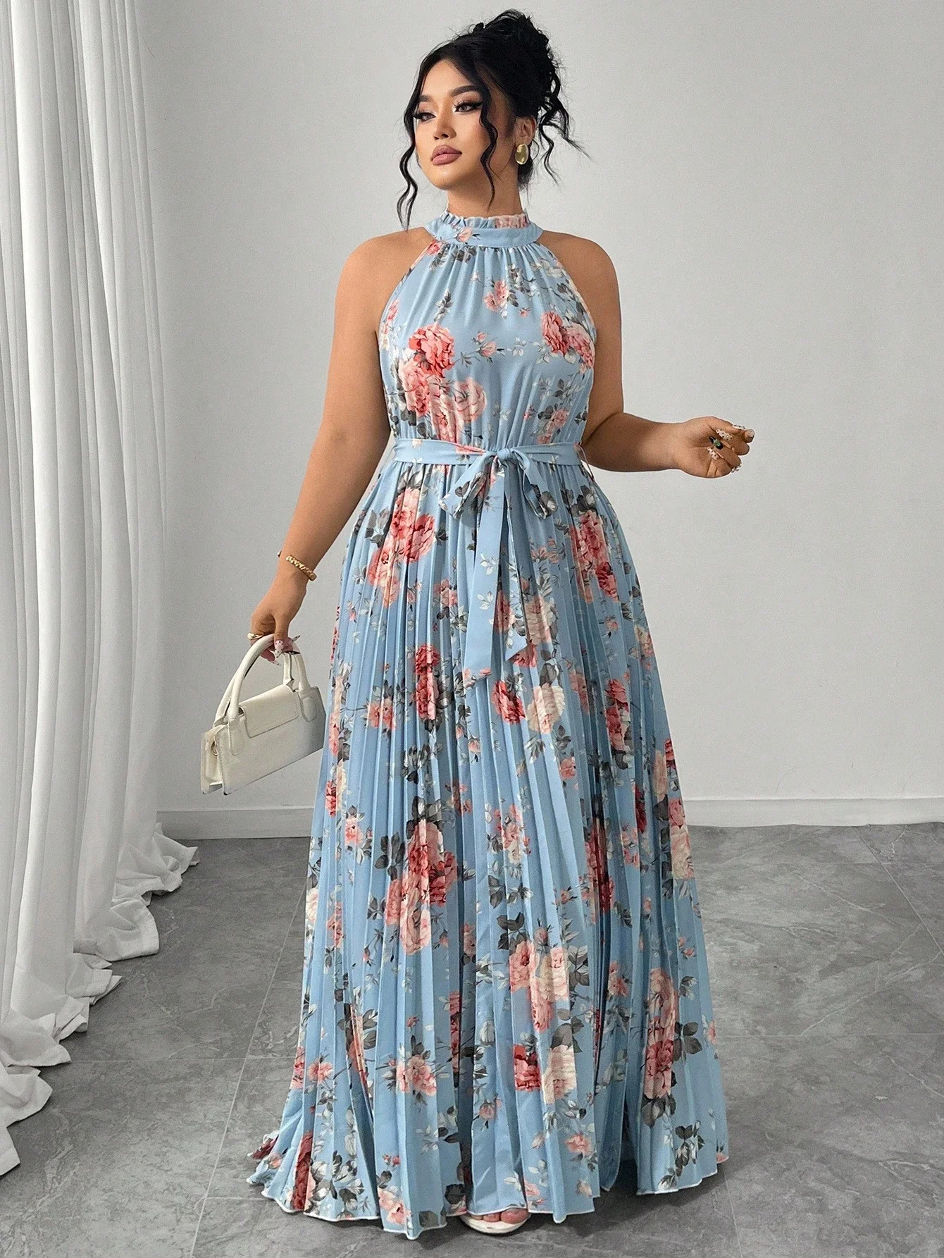 

Elegant Romantic Floral Halter Neck Pleated Flowy Maxi Dress For Women