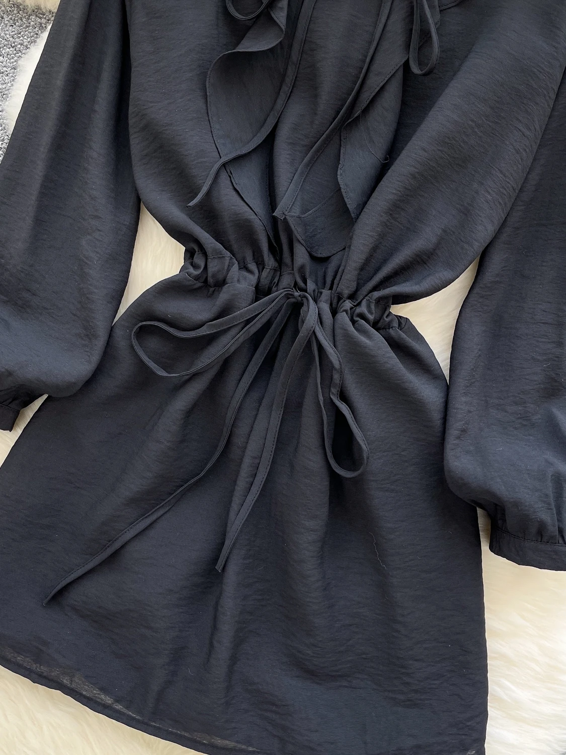 เอเล เอ-ไลน์ เดร์ ชุดเดรสผู้หญิงทรงเอ ผ้าลูกไม้ลายดอกไม้ แต่งเข็มขัด ช่วยพรางหุ่น เอวสูง แขนยาว เหมาะสำหรับใส่ไปทำงานหรือใส่เที่ยวช่วงฤดูร้อน