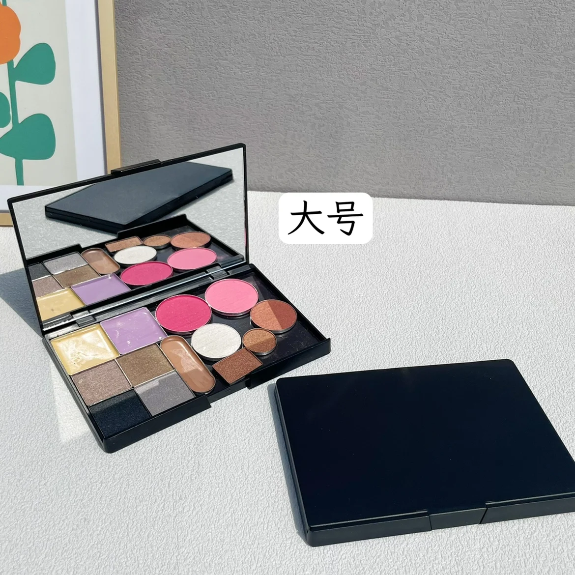 Eyeshadow DIY Makeup Box with Mirror Matte Black Empty Magnetic Cosmetics Palette Portable Glitter Blusher Makeup Dispensing Box