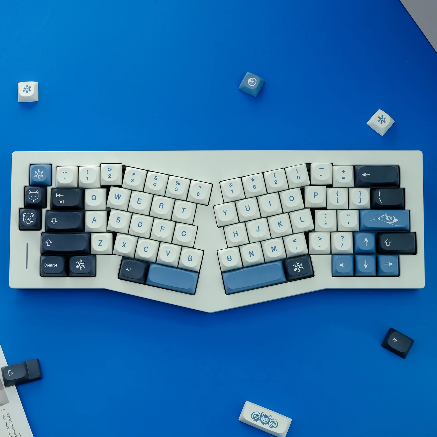 

GMK Arctic Keycaps MA Profile PBT Dye Sublimation Mechanical Keyboard Keycap For MX Switch ISO Enter GK61/64/68/75/84/87/104/96