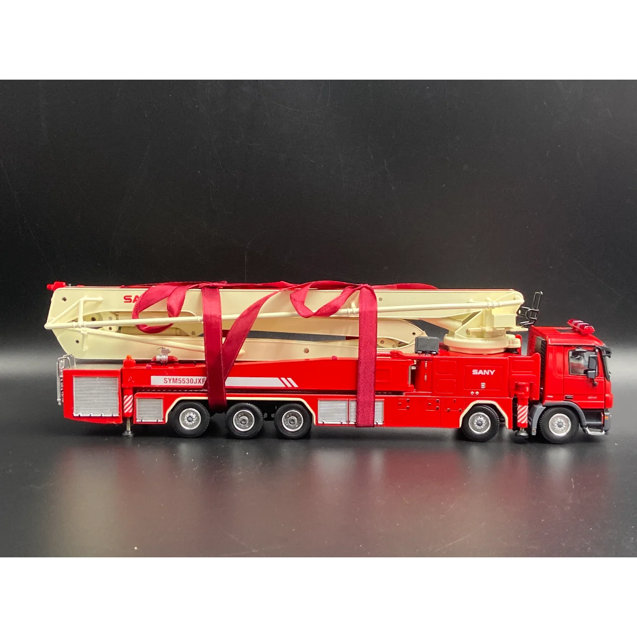 Diecast escala 1:50 Sany 62 metros motor de bombeiros Benz caminhão liga modelo de carro brinquedo colecionável presente lembrança exibição ornamento