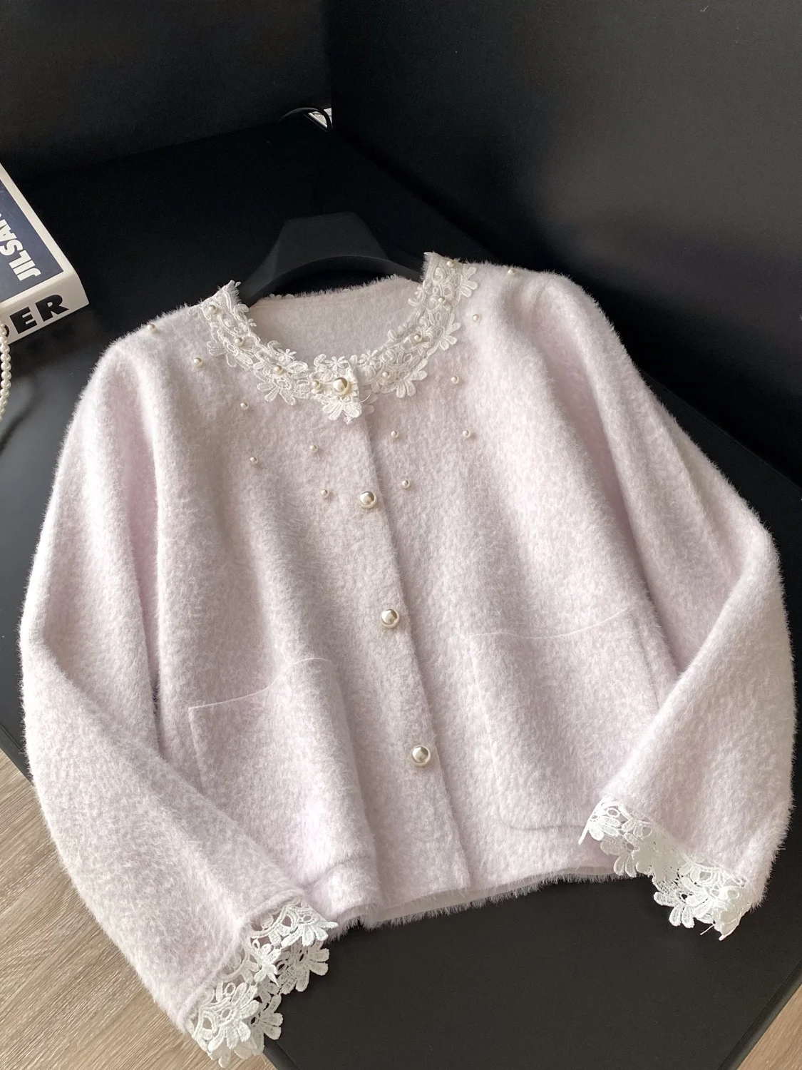  Loose Women's Pearl Buttoned Lace Sweater Cardigan Autumn Fashion High-End Feelings Outerwear Top Ladies Premium Style