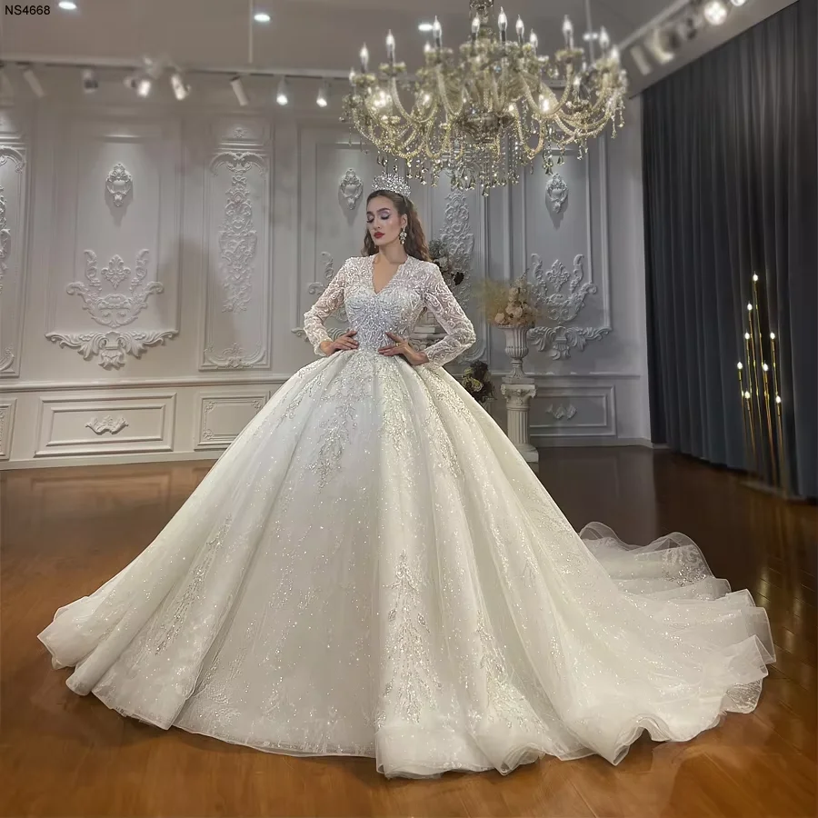 Customized Luxury V-neckline Ball Gown Bride Dress Amanda Novias Official