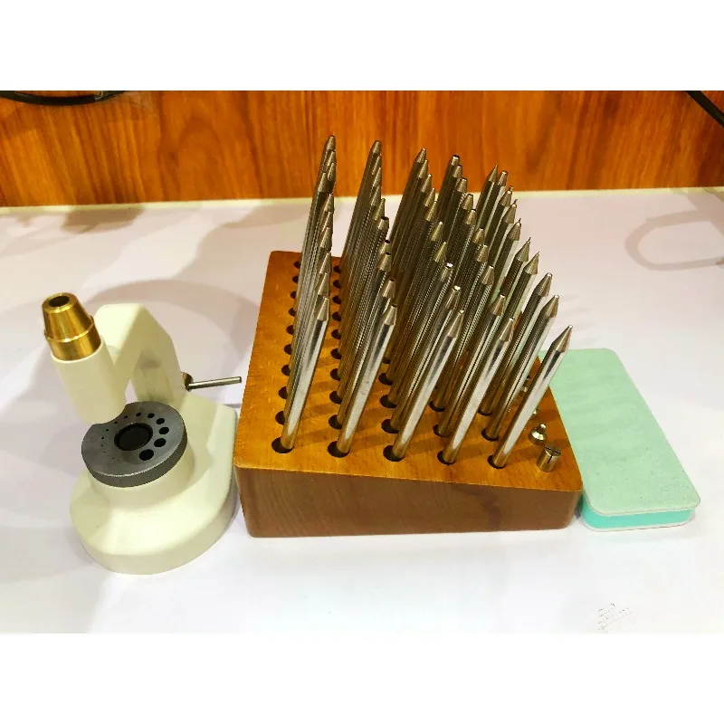 أدوات إصلاح الساعة مجموعة اللكمات المحلية عالية الجودة جميع الصلب اللكمات 60 قطعة 5285-B ساعة اللكم إبرة اللكم الجدول #3