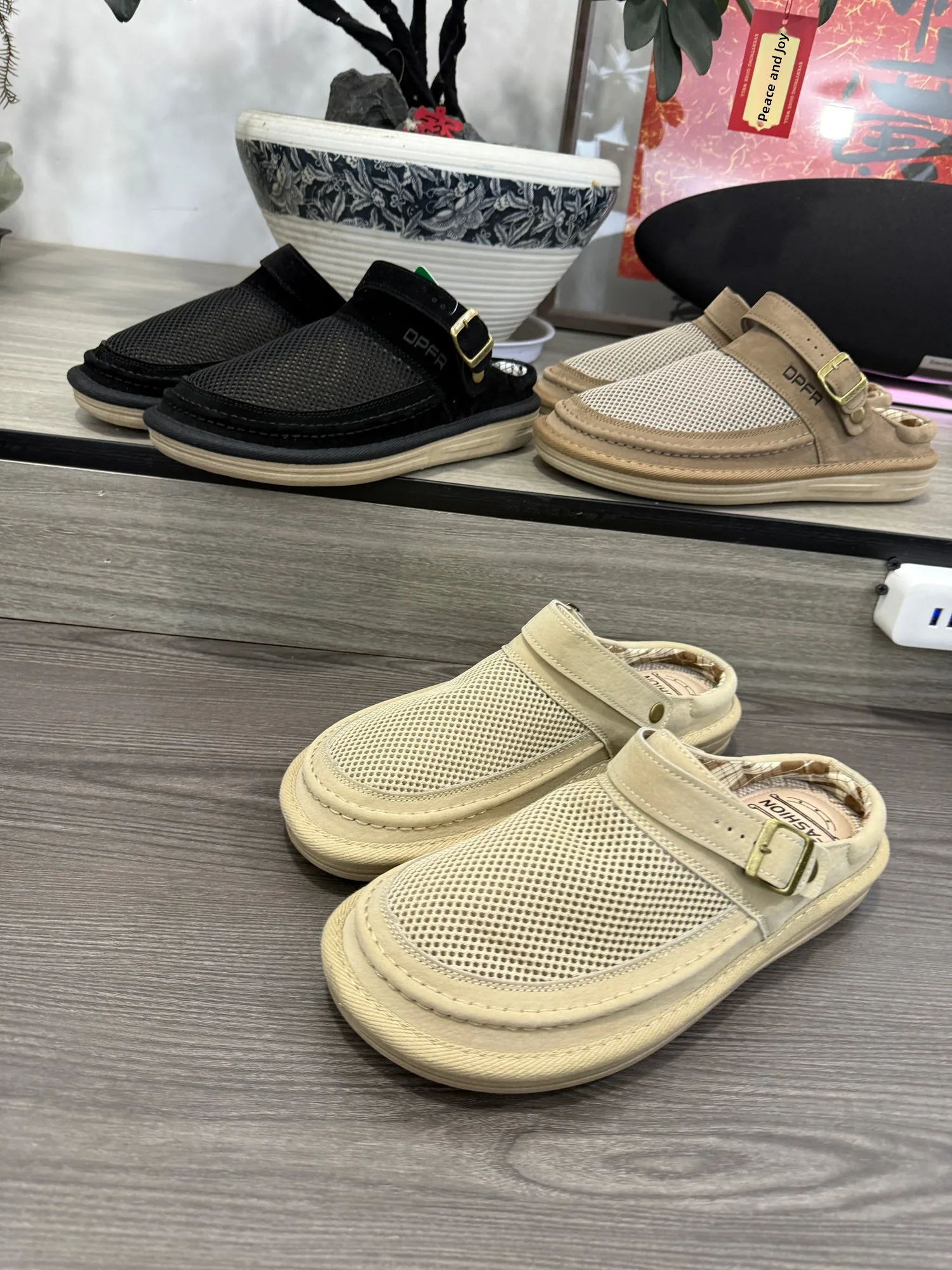 Men's Summer Breathable Mesh Slip-On Casual Sandals Anti-Slip Soft Bottom One-Step Fashionable Leisure Slippers