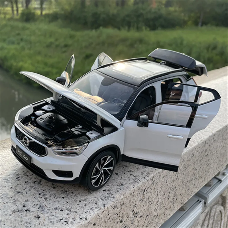 

New 1:18 2023 XC40 SUV Alloy New Energy Car Model Diecast Metal Toy Vehicle Car Model Simulation Collection Children Gift