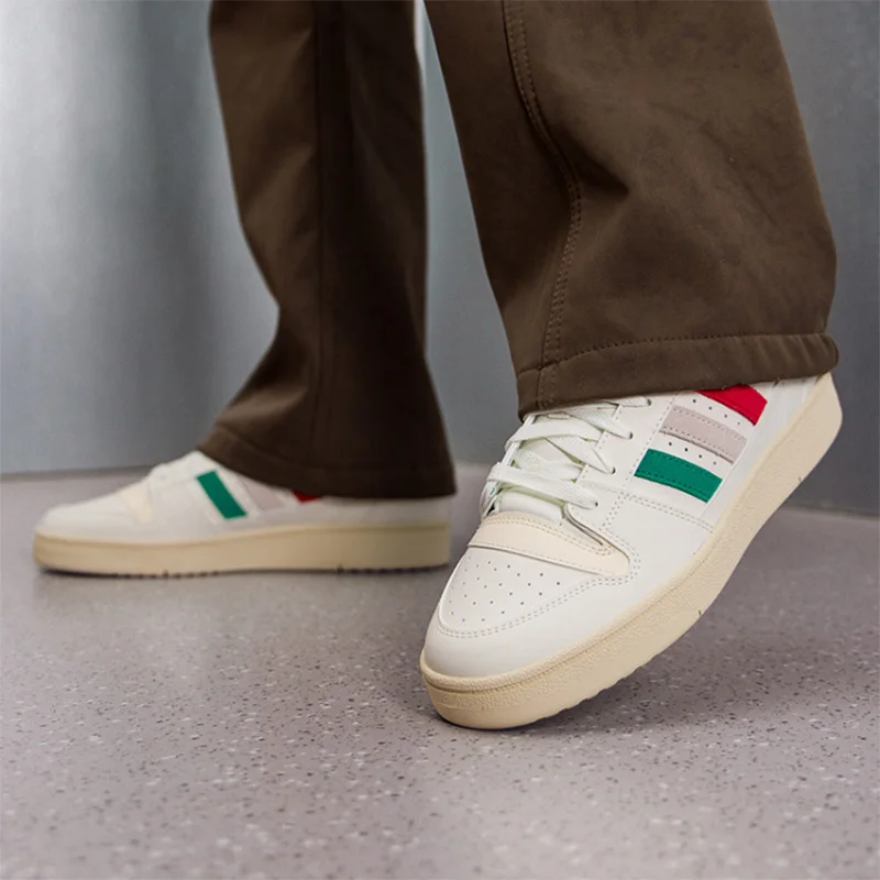 

adidas Off White Red Green Vintage Platform Skate Shoes Leather Three Stripe Low Top Retro Casual Sneakers Men Women KJ0840