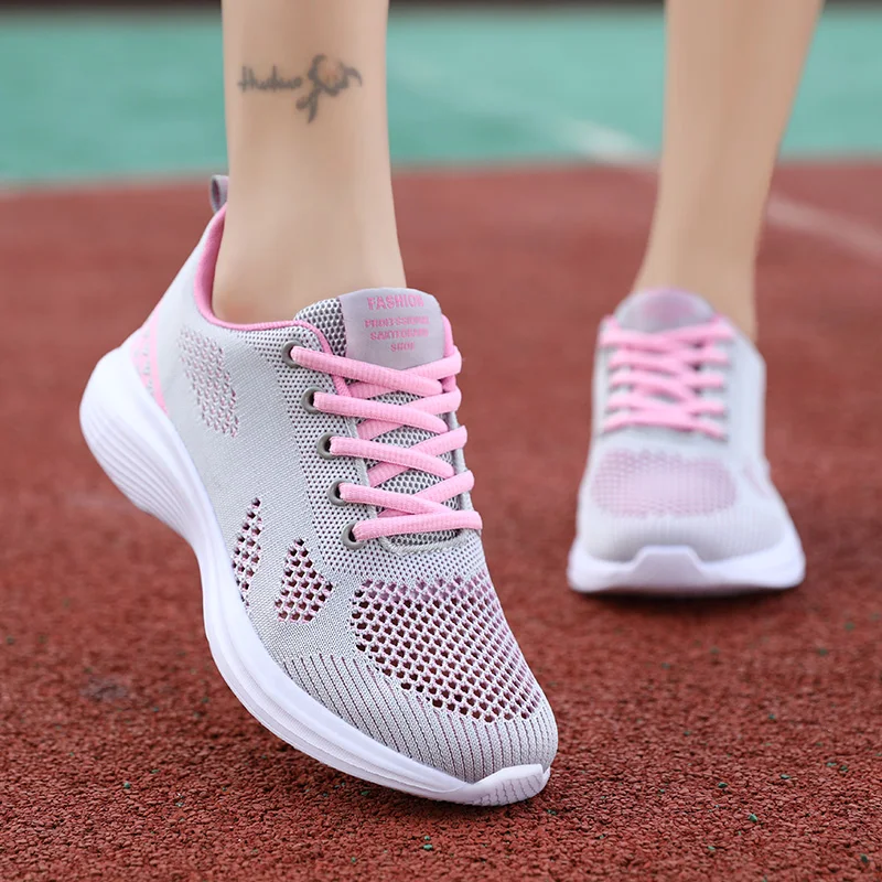 Zapatillas de correr transpirables para mujer, zapatos deportivos ligeros antideslizantes, tenis de malla al aire libre, envío gratis 35-41