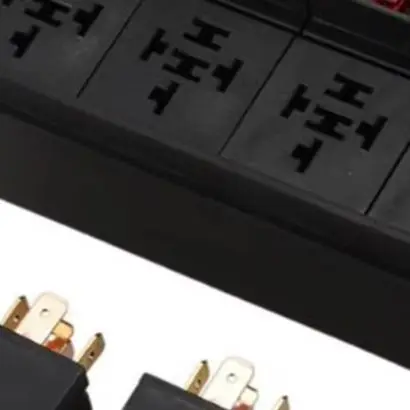 Brand New Car Parts Car Shop Relay For Car Fuse Box 12 Way Black Fuse Holder With Fuse Terminal With Paddle  Brand