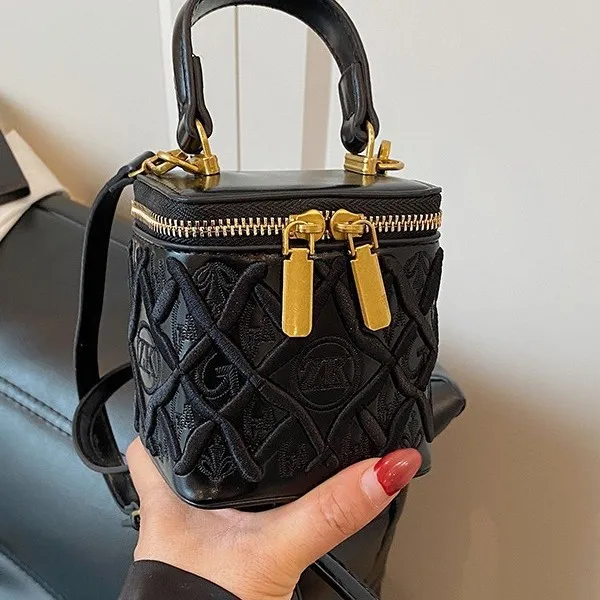 

2025 Cross-Border Bestseller! Heavy Embroidery Quilted Box Bag - Luxury Versatile Crossbody & Handheld