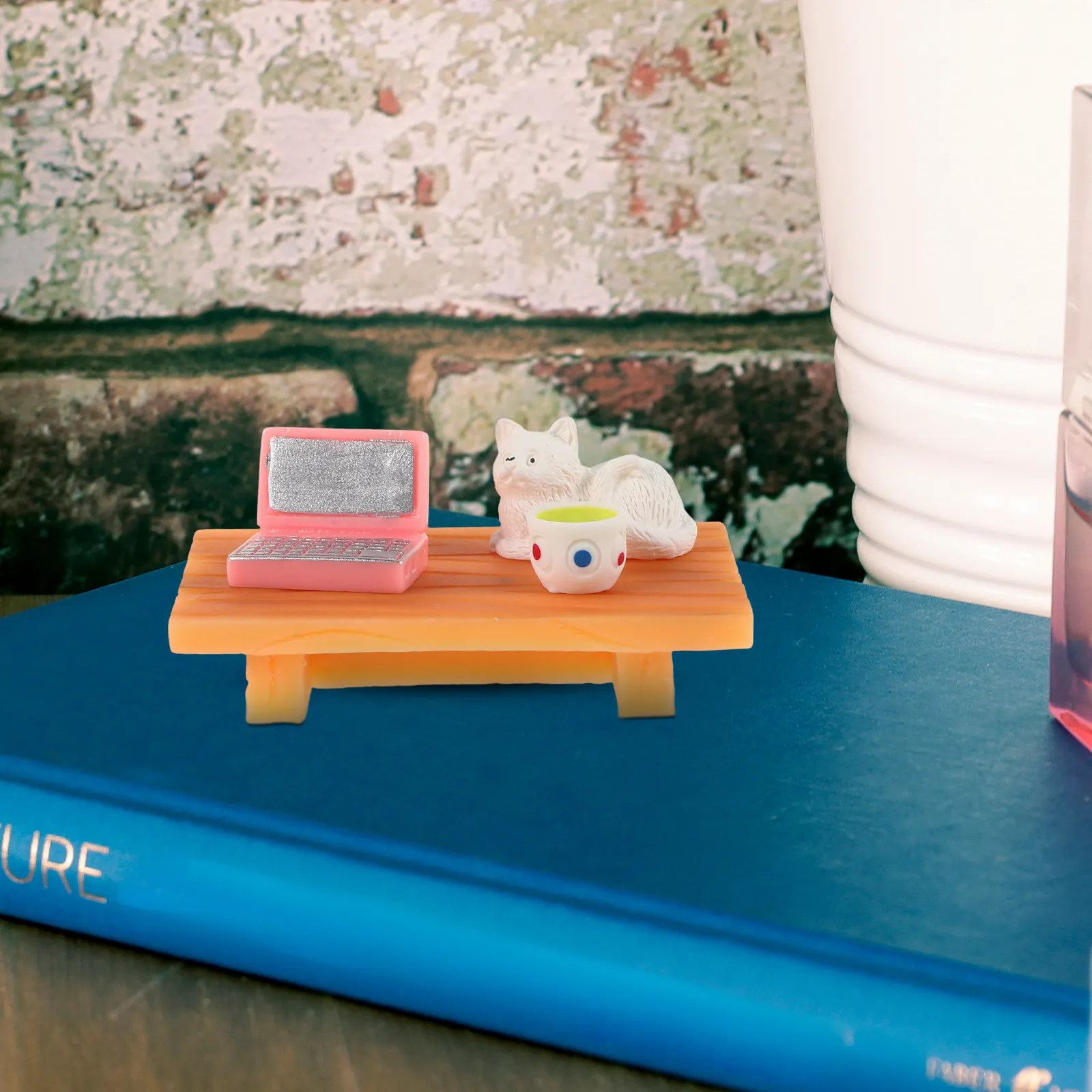1Set Miniature Office Scene Desk Cat Computer Coffee Mug Miniature Furniture Accessories for Dollhouse Micro Scale Prop