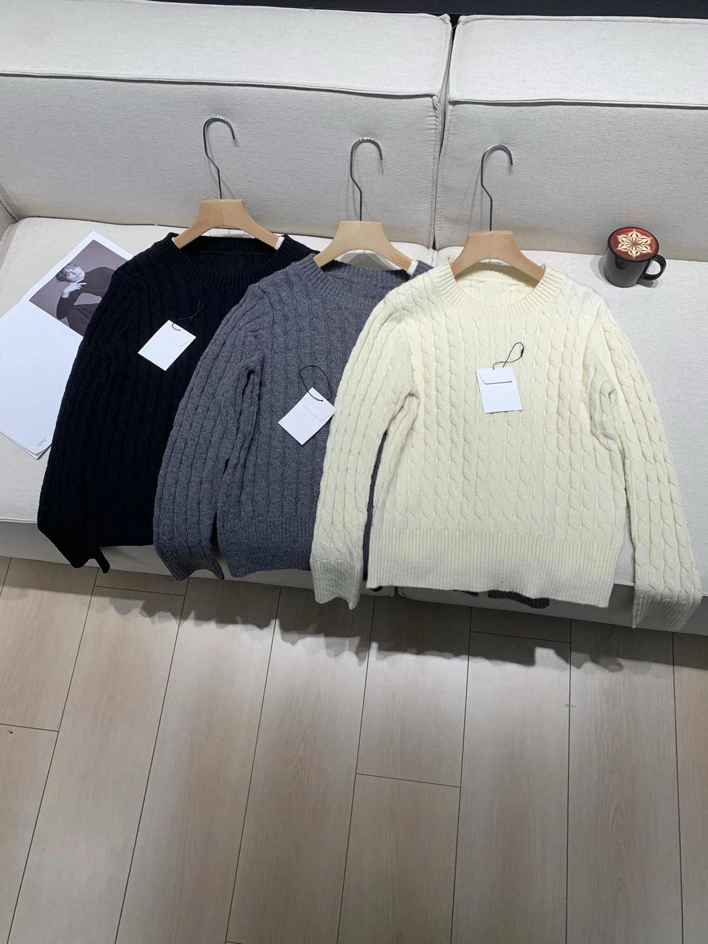 

Round Neck Cable Knit Sweater For Women, 2025 Early Autumn New Style, Simple And Versatile Long-Sleeved Knit Top