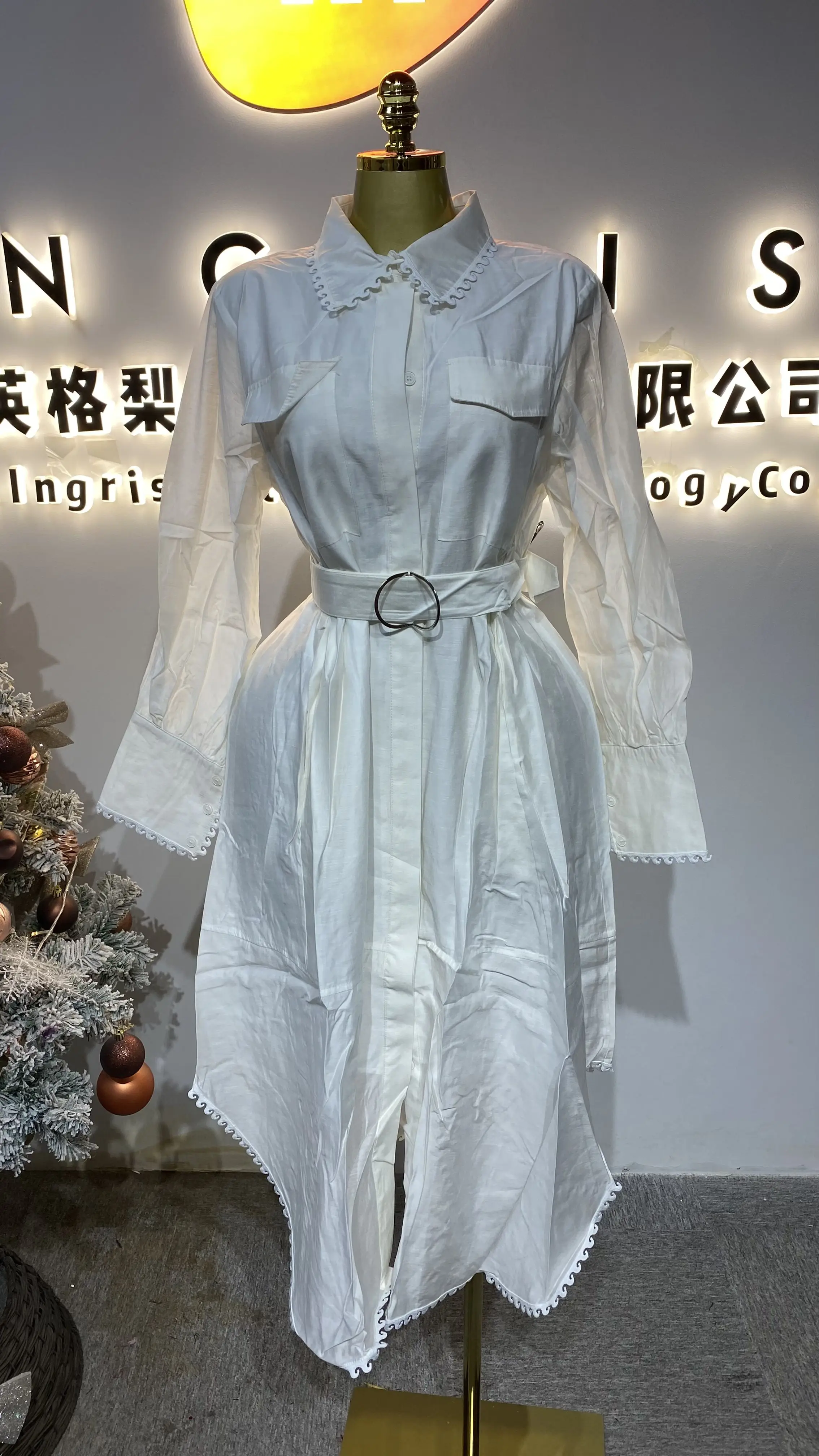 

Retro-elegant new long-sleeved collared dress with rhinestone design, slim A-line beaded dress-GZXX364