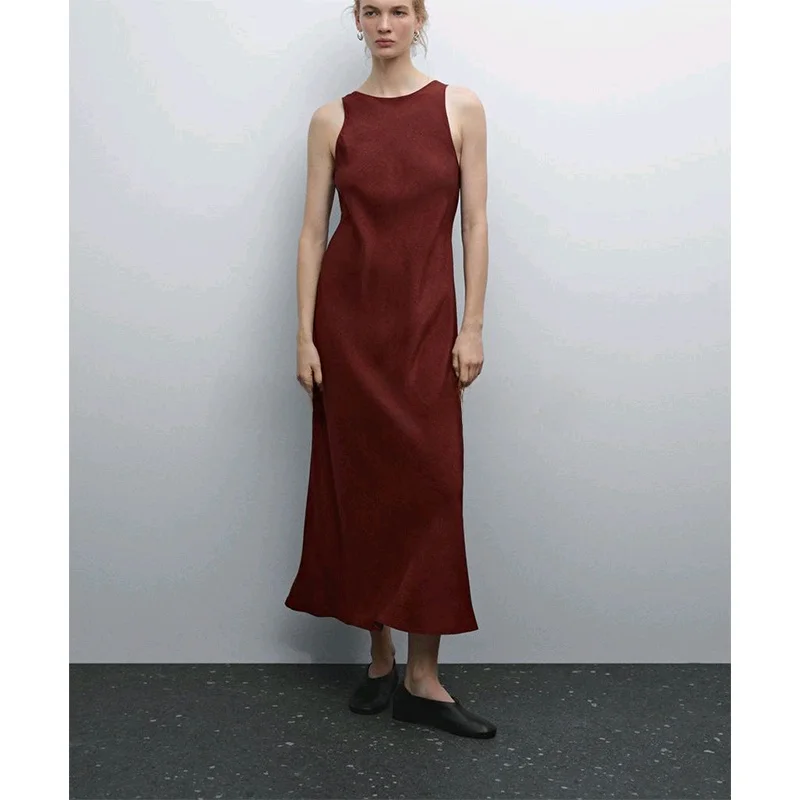 Vestido midi de seda acetinada sem mangas e costas nuas, cintura alta, estilo casual para o dia a dia, com decote redondo e c...