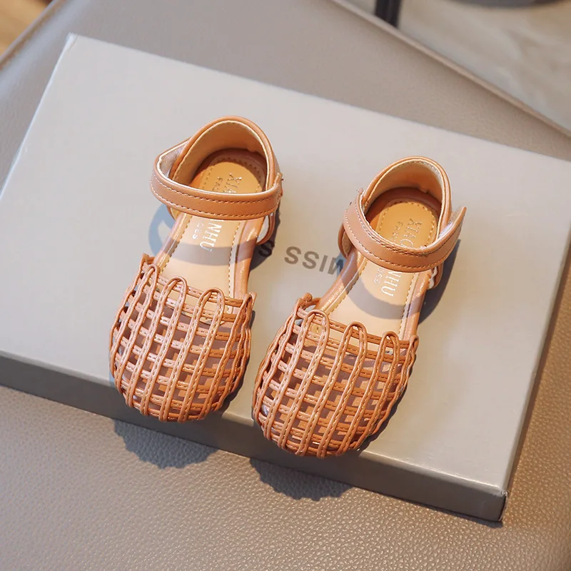 Sandali per ragazze estate traspirante bambini Sandalias Casual Hollow Flats suola antiscivolo scarpe per bambini 1-10 anni
