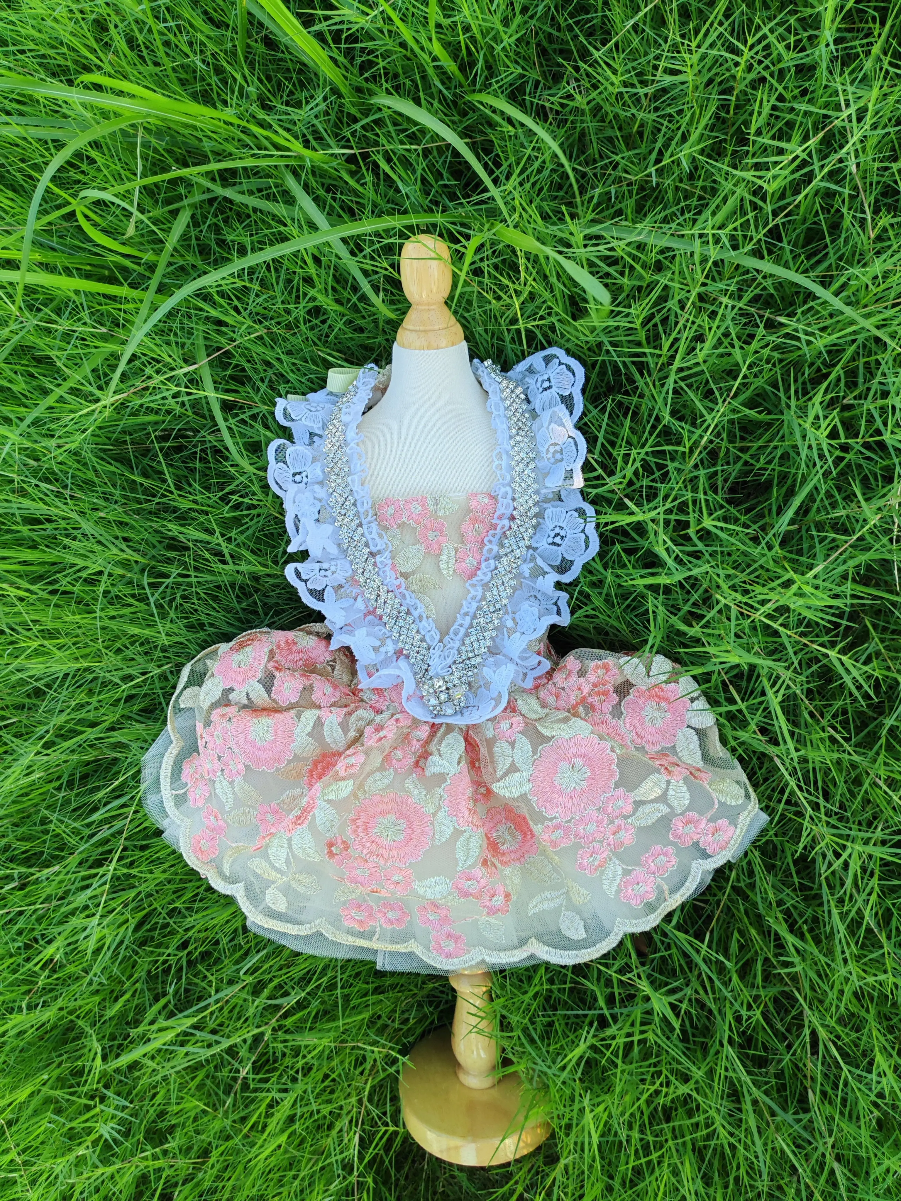robe-d'ete-de-luxe-faite-a-la-main-pour-chien-en-dentelle-style-camisole-ajouree-pour-petits-et-moyens-chiens-costume-jupe-pour-caniche