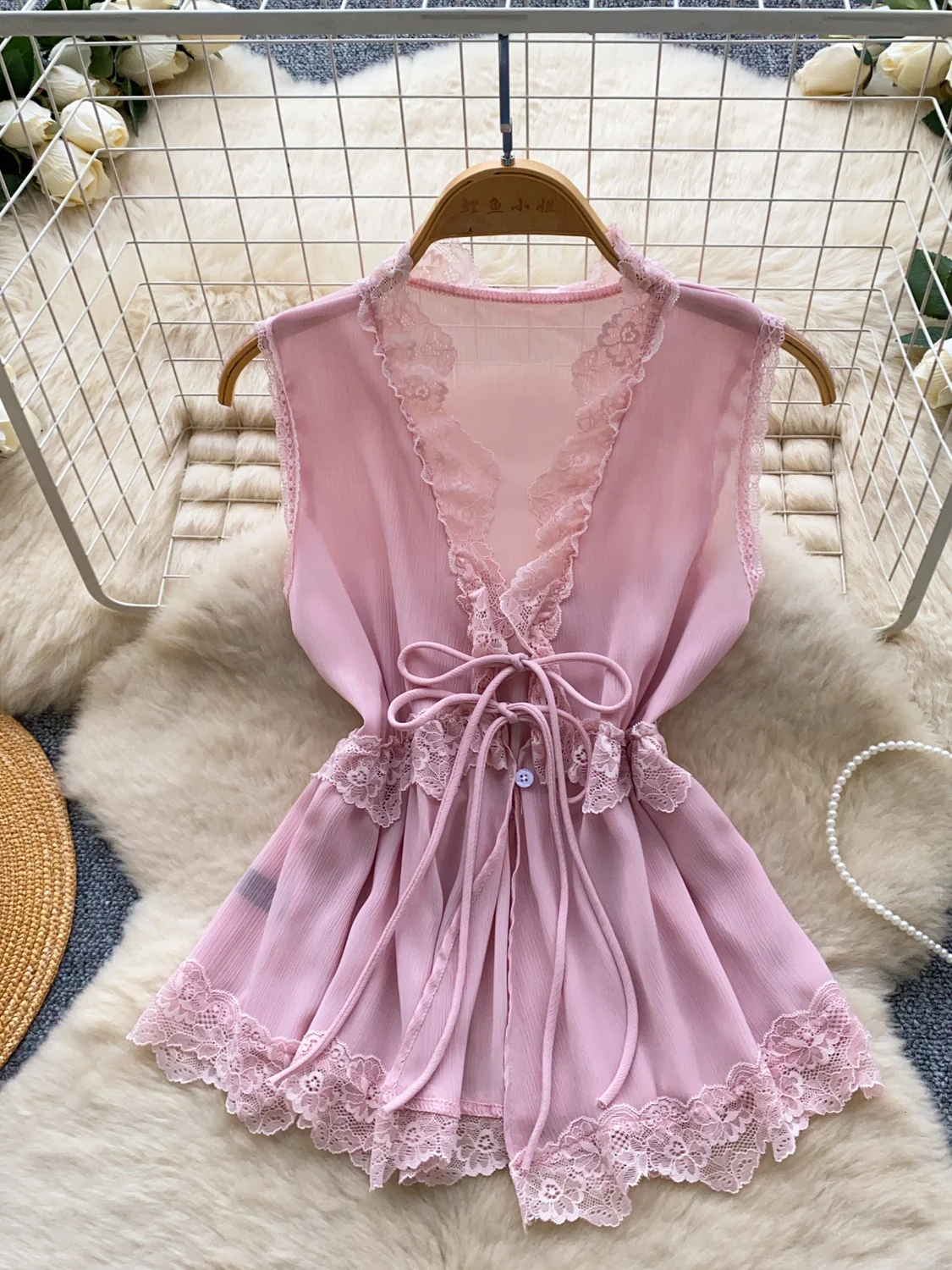 

Romantic Lace Splice Deep V Neck Sleeveless Shirt Women's Commute Design Belt Slimming Spring Fashion Ladies' Shirt