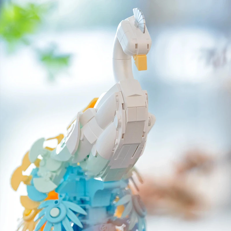 901PCS Various Flowers Feather Peacock Building Blocks With Light Creative Ornaments DIY Assembly Bricks For Girls Holiday Gifts - view 4