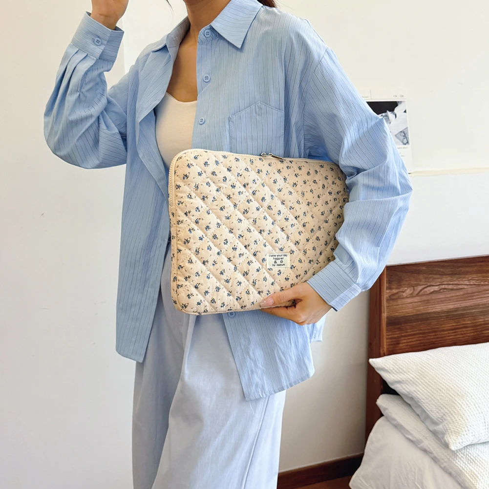 Flower Printed Laptop Sleeve Quilted Laptop Carrying Case Protective Cute Computer Sleeve for 11-15 Inch Laptop Tablet