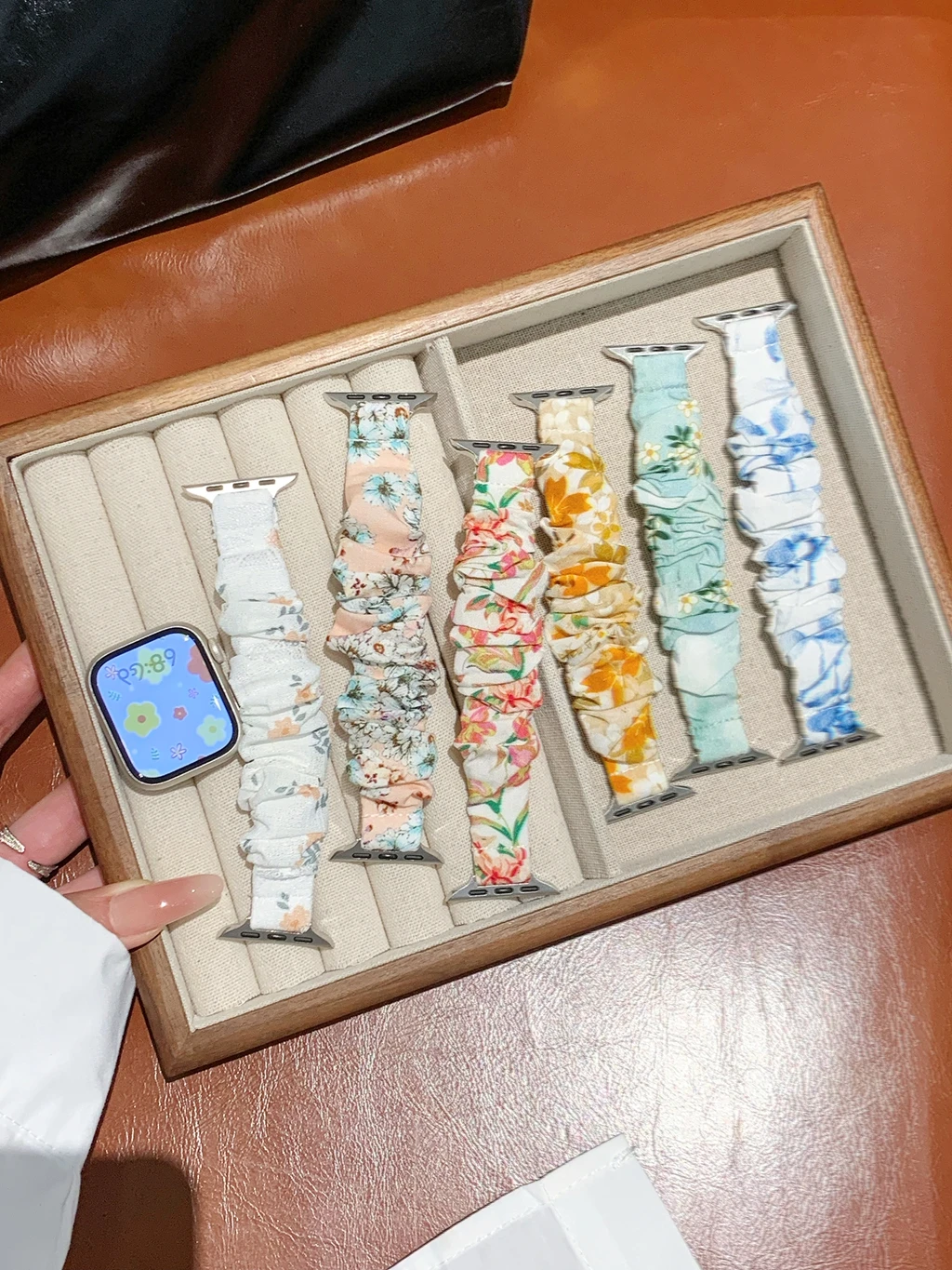 

Эластичный ремешок с цветочным узором для Apple Watch Series 8/7/6/10, 40 мм, 41 мм, 38 мм, 42 мм, 44 мм, 45 мм, 46 мм