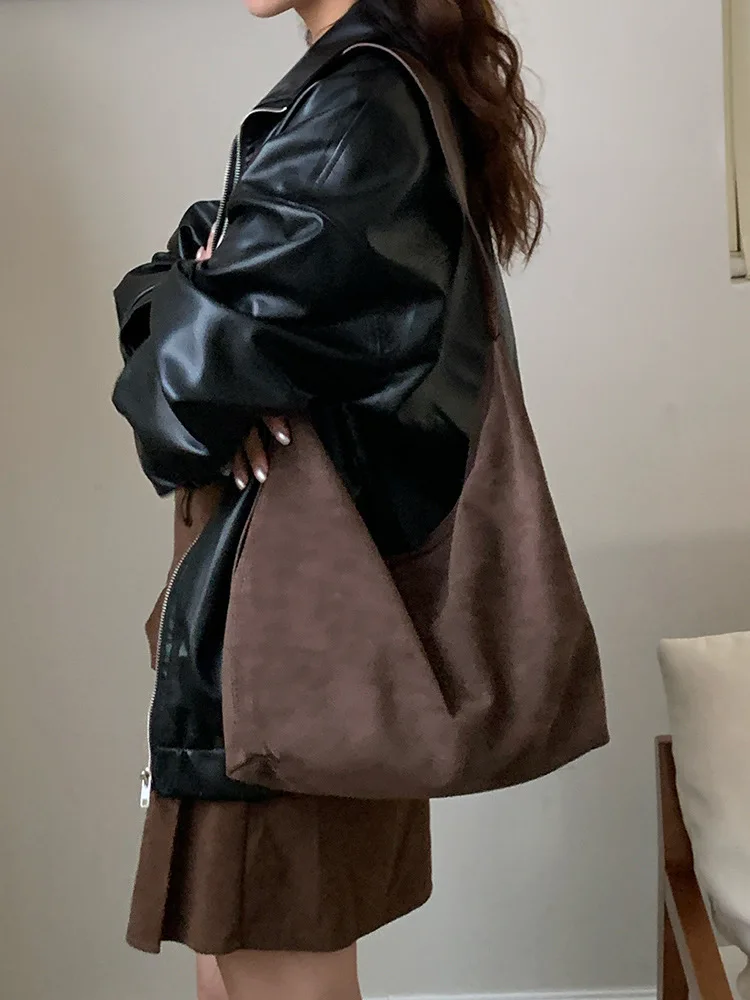 

Korean style faux suede underarm single-shoulder large capacity women's bag2025New Autumn and Winter Commuting Retro Crossbody T