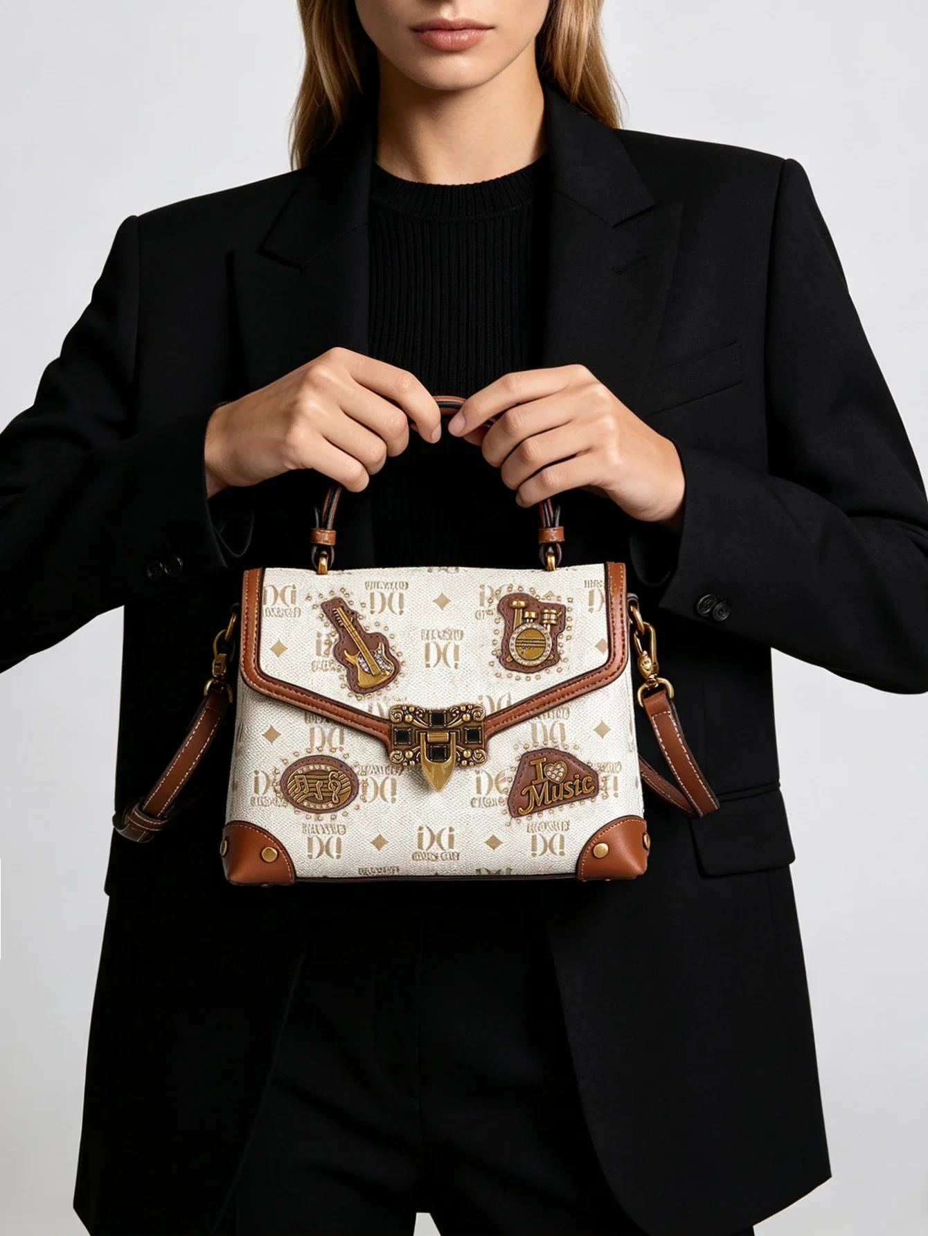 Luxury and Popular Handheld Box Bag with Retro Metal Badge and Delicate Flower Printing 2026 Women's New Fashion Crossbody Bag