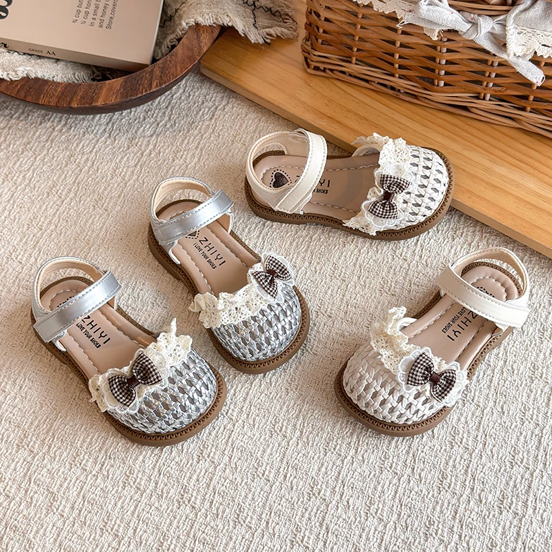 Girls Weave Sandals with Lace Bow Children Toes Capped Princess Shoes Soft Sole Kids Summer Beach Shoes Breathable 2026 New