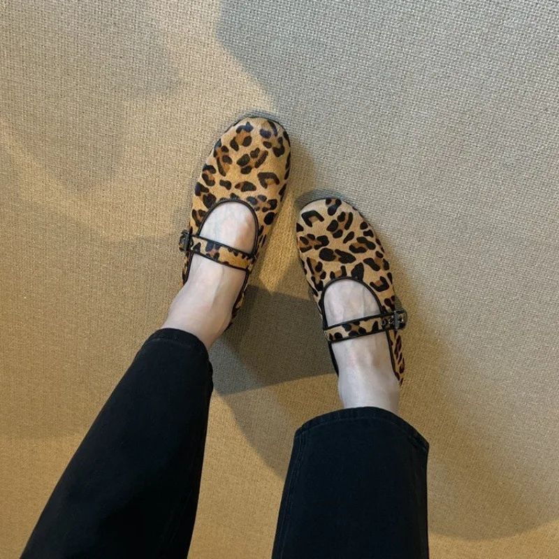 sapatos-femininos-confortaveis-e-elegantes-novos-sapatos-mary-jane-com-estampa-de-leopardo-para-mulheres-sapatilhas-de-designer-com-solado-macio