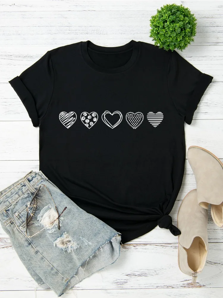 

Simple Heart-print Women's T-shirt, Round Neck Top, Comfortable and Casual, Harajuku Style.graphic T Shirts Summer Streetwear