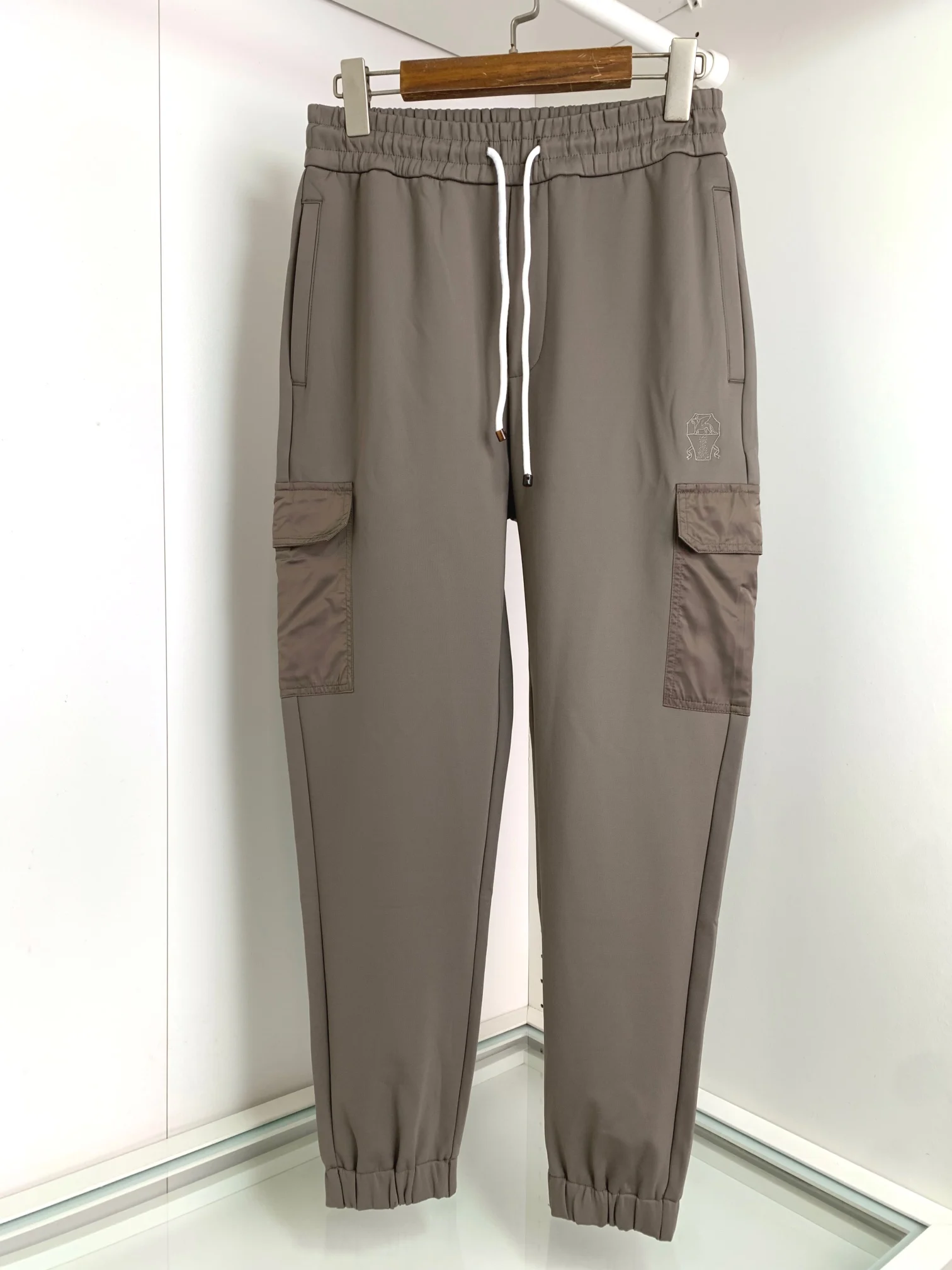 2024 DIKU Men's casual pocket style casual sweatpants are made of pure cotton material, comfortable and breathable for the upper