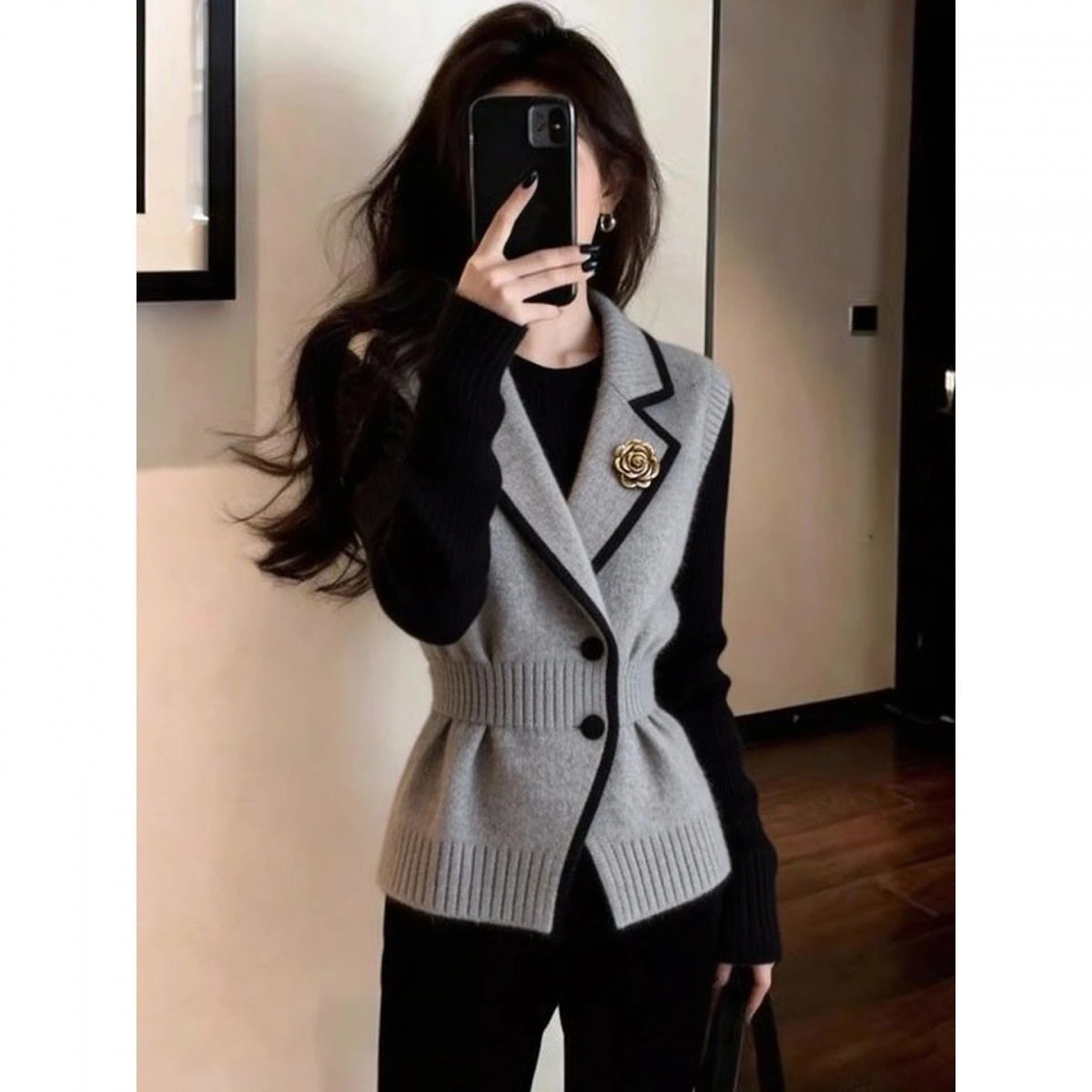 Gray Knitted Slim Fit Women's Vest 2026 Autumn Fashion Commuter Style Waist Cinching Trendy Korean Version