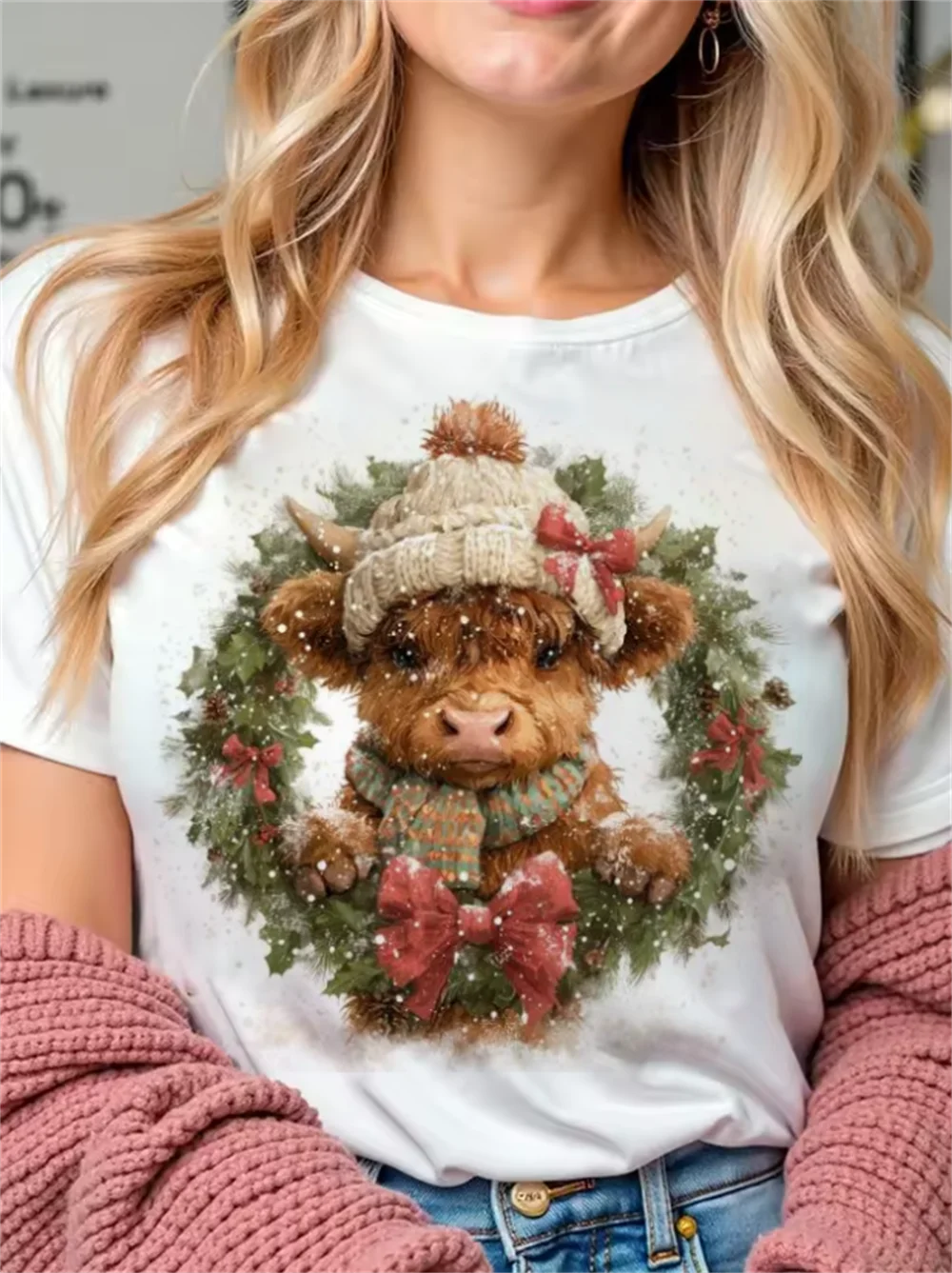 T-Shirt Casual Style Printed Women's Christmas Highland Cow Wreath Print Pattern Cartoon Short Sleeved Cute Round Neck T-Shirt