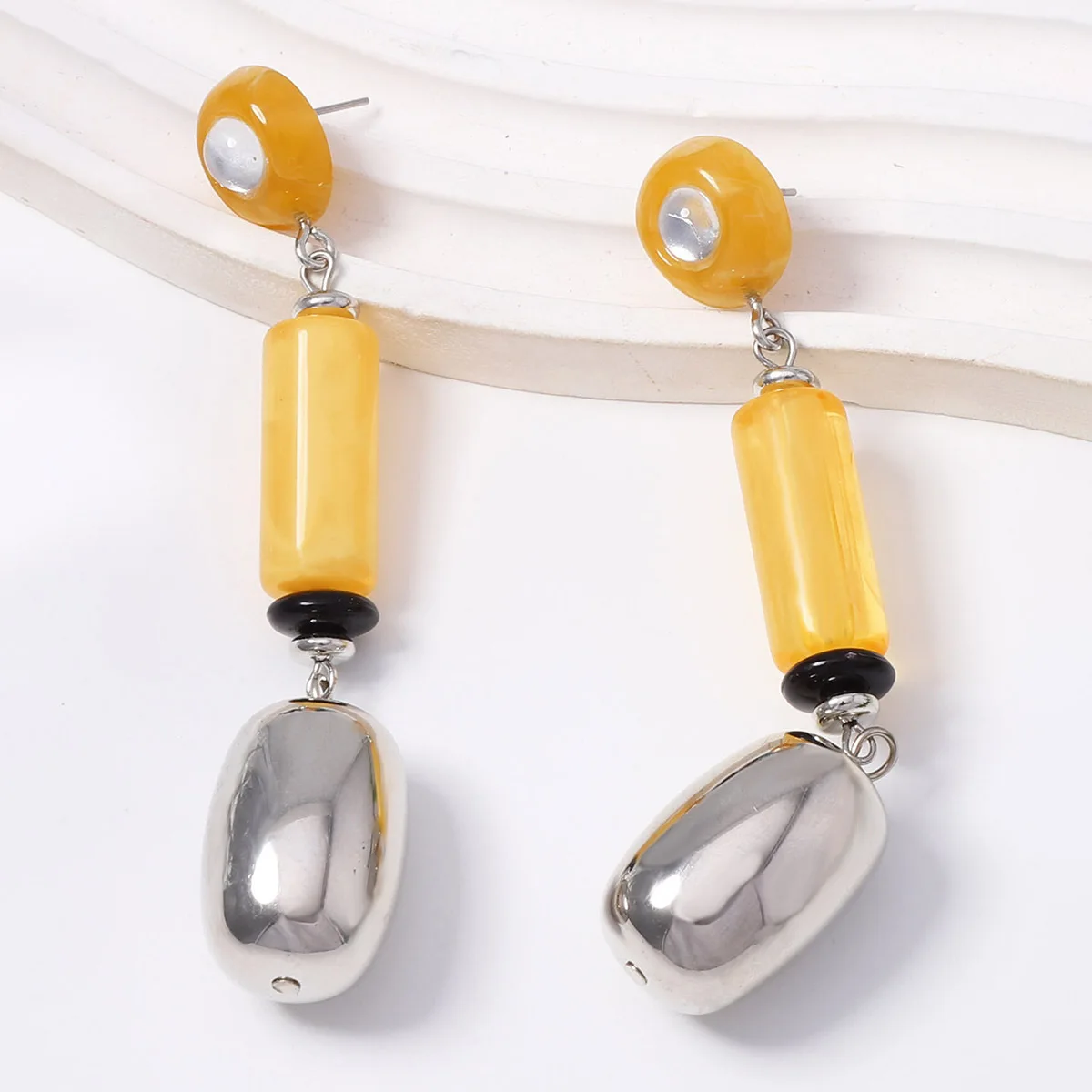 Vintage Harz-Ohrringe mit langen Anhängern für Damen, Perlenbesetzte Tropfenohrringe, Bohemian-Statement-Schmuck, Geschenke für Feiertage und Partys – Detail 5