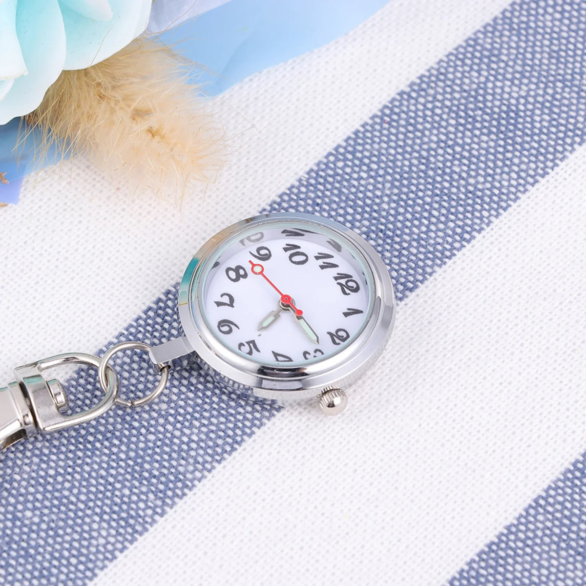 ساعة بقرص كبير أرقام مضيئة سهلة القراءة حفظ الوقت للرجال كيرينغ ساعة جيب المرأة المفاتيح ساعة كوارتز