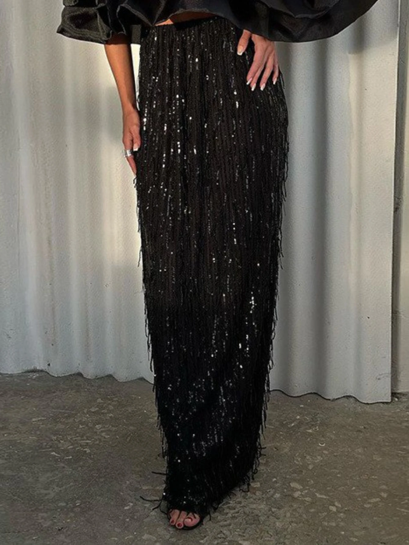 2025 جديد إمرأة أبيض الدانتيل حافة فقاعة كم أعلى الأسود حبة هامش تنورة أزياء مزاجه بدلة أنيقة