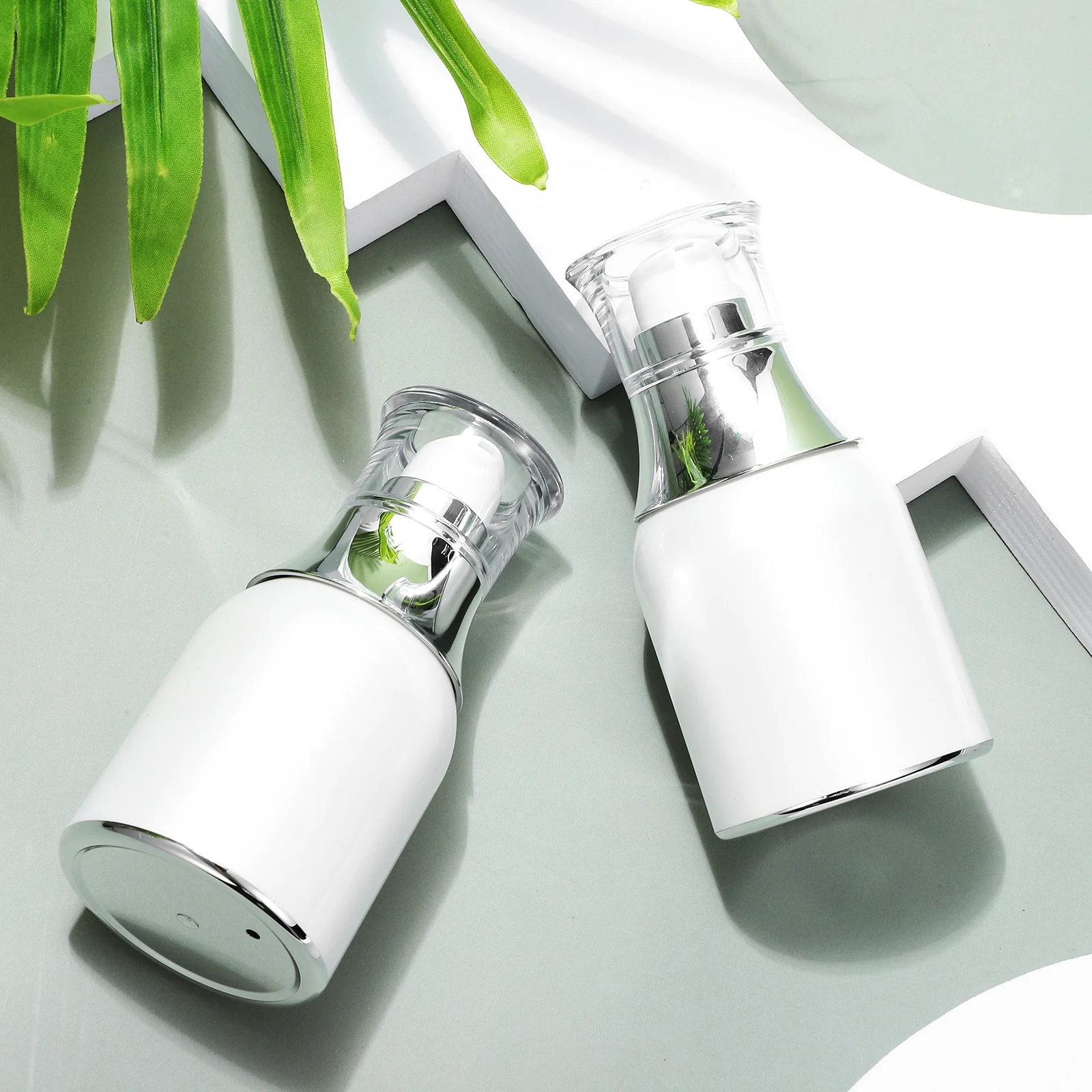 

3Pcs Airless Pump Vacuum Bottles Acrylic Dispenser for Lotion Cream Foundation Refillable Travel Containers