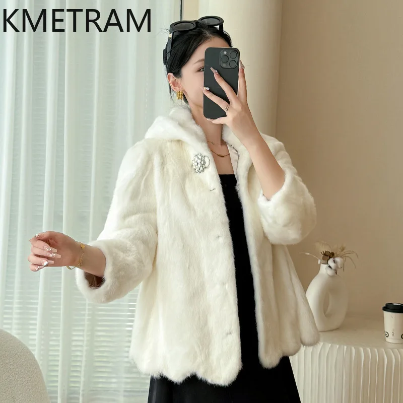 本物のミンクの毛皮コート、女性用ホワイトファージャケット、フード付き、高品質冬用女性服、毛皮ジャケット2025、女性用コート