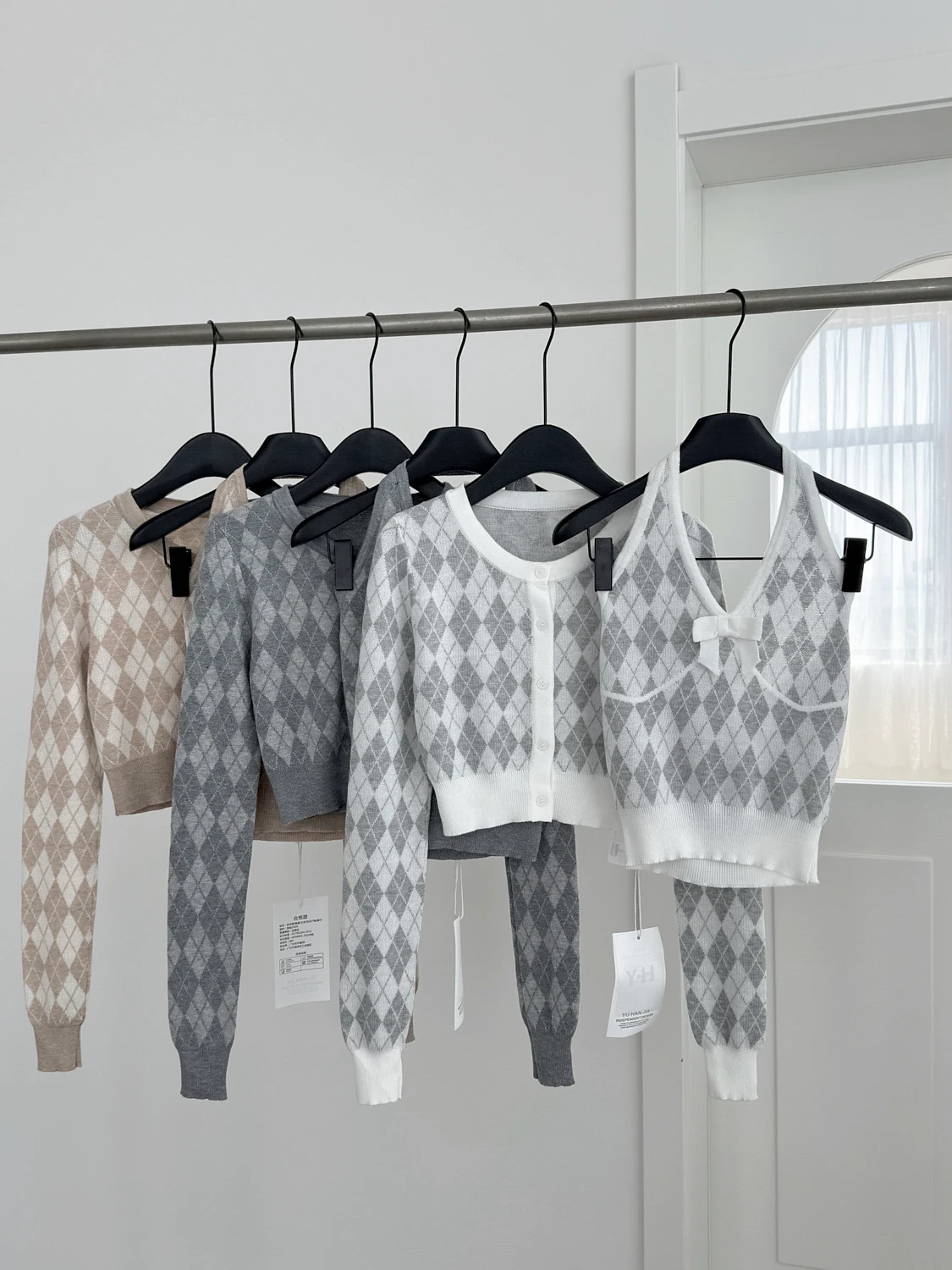 Women's Spring Autumn Argyle Two Pieces Cardigan Set Lady Halter Neck Slim Tank Top + Long Sleeve Short Cardigan Outwear