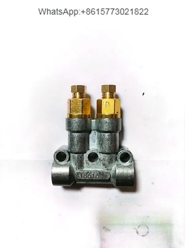 T8616 T8617 T8618 T8619 Three wave quantitative thin oil grease distributor for machine tool lubrication