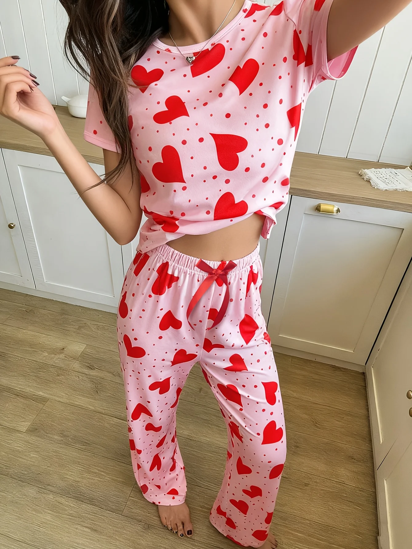 

2-Piece Spring and Summer Women's Pajamas, Valentine's Day Casual Cute Heart-Print Short-Sleeved Top and Long Pants, Can Be Worn